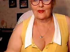Fat Granny Flashes Her Asshole on Cam