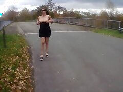 Displaying on a bridge (1)