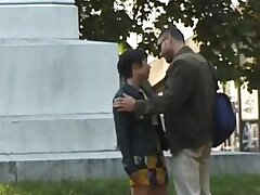 Fuck op straat babe krijgt lul mondelinge en pussy licked