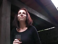 PublicAgent vakantie maker wordt geneukt in het huisje door vreemdeling